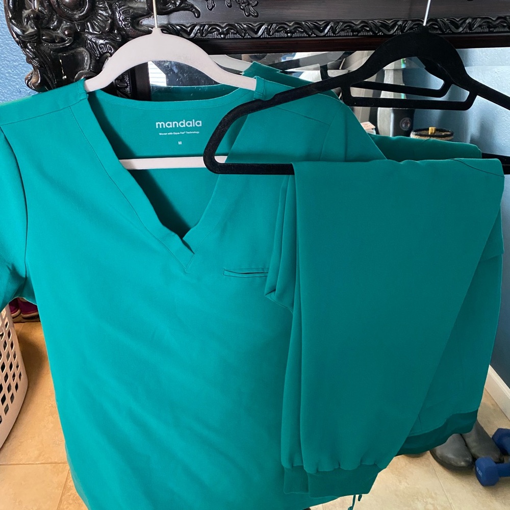 Mandala Women's Teal Scrub Set